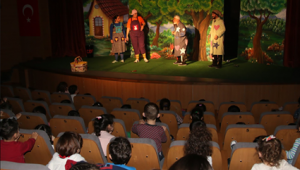 SEVİMSİZ MİKROPLAROYUNU MİNİKLERLE BULUŞTU