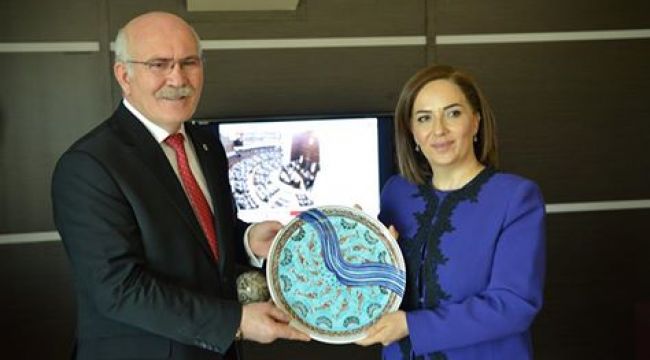 Tanıtım Ürünlerinde Uşak Üniversitesi İmzası