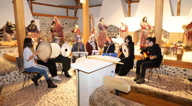 Tarihi Çamaşırhane Müzesi Genç Müzisyenlere İlham Veriyor