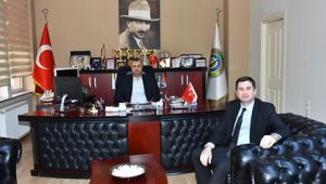  TEKİRDAĞ BÜYÜKŞEHİR BELEDİYESİ GENEL SEKRETER YARDIMCISI KAAN GAYTANCIOĞLU'NDAN BELEDİYE BAŞKANI ULAŞ YURDAKUL'A ZİYARET