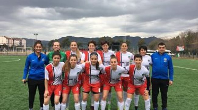 Turgutlu Belediyespor'un Kadınları Rekora Koşuyor