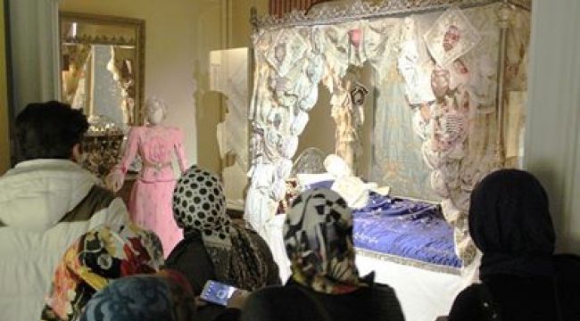 TÜRKİYE'NİN İLK ÖZEL MÜZESİNDE İSTANBUL DERSİ