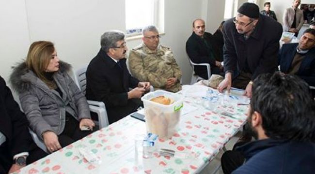 VALİ BİLMEZ, YEŞİLKÖY VE YENİKÖŞK MAHALLELERİNİ ZİYARET ETTİ