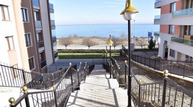 YAPIMI TAMAMLANAN MERDİVENLER HİZMETE AÇILIYOR