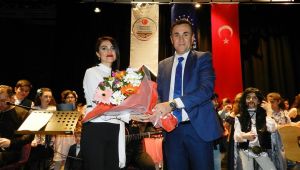 Adam olacak çocuklar sahnede