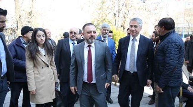 AK PARTİ GENEL MERKEZ YEREL YÖNETİMLER BAŞKAN YARDIMCISI VE ELAZIĞ BELEDİYE BAŞKANI MÜCAHİT YANILMAZ SİNCAN'I ZİYARET ETTİ. 