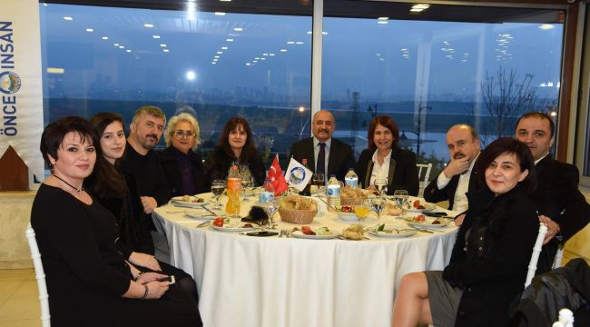 AVCILAR'DA TIP BAYRAMI ÇOŞKUSU 