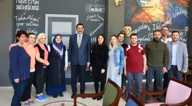 BAŞKAN AK SPOR TESİSLERİNİ GEZDİ  