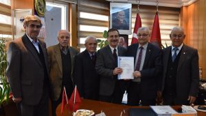 BAŞKAN ATAÇ'TAN EMEKLİLER DERNEĞİ'NE ZİYARET