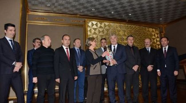 BAŞKAN AYANTAŞ PERSONELE VEDA ETTİ