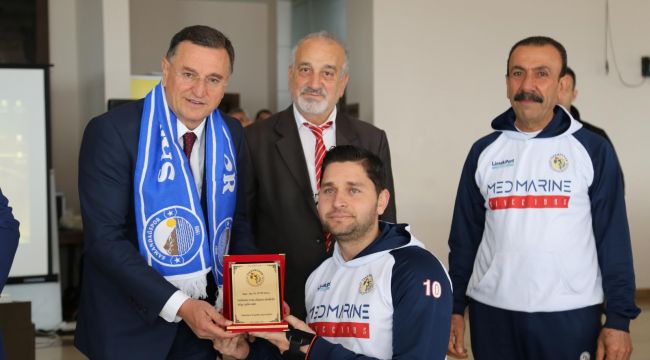 BAŞKAN SAVAŞ'TAN AMATÖR SPOR KULÜPLERİNE DESTEK 