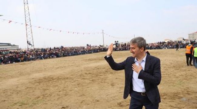 Başkan Şirin'e Geleneksel Deve Güreşlerinde Yoğun İlgi 