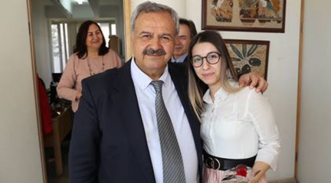 BAŞKAN UYSAL ÇALIŞAN KADINLARIN GÜNÜNÜ KUTLADI