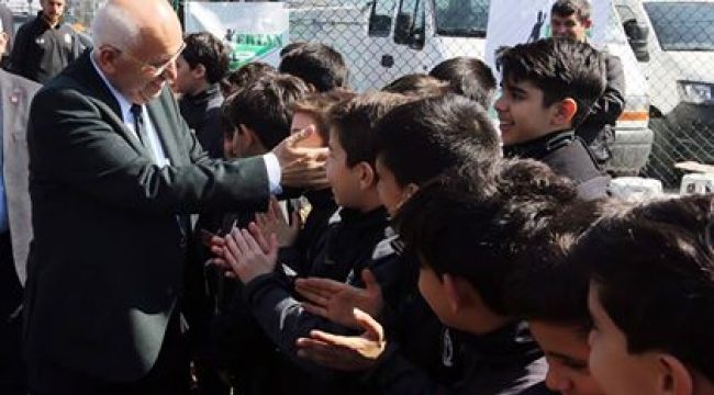 *Başkan Yaşar, genç sporcuları yalnız bırakmadı