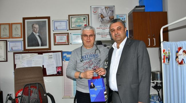 BAŞKANI ULAŞ YURDAKUL TIP BAYRAMI DOLAYISIYLA SAĞLIK ÇALIŞANLARINA ZİYARETTE BULUNDU