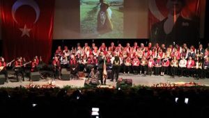 Bayraklı'da halk müziği konseri