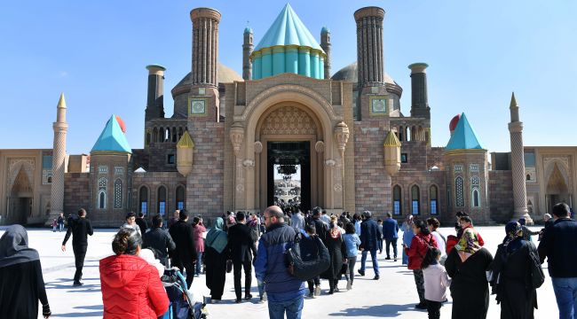 BÜYÜLÜ DÜNYANIN KAPILARI AÇILDI…  