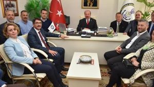 CUMHUR İTTİFAKI ADAYI ÖMER FARUK ÇELİK ZİYARETLERİNİ SÜRDÜRÜYOR ULAŞILABİLİR OLMANIN GÖNÜL RAHATLIĞIYLA …