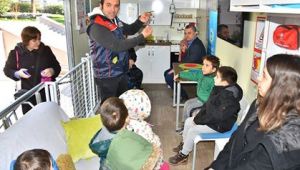 DEPREM SİMÜLASYON TIRINDA MALKARALILARA DEPREM EĞİTİMİ VERİLDİ