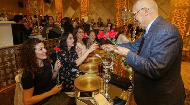 *Emekçi Kadınlar Korosundan muhteşem konser