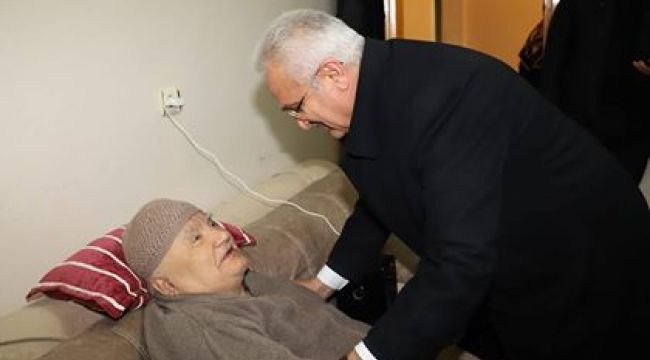 Erzincan Belediye Başkanı Cemalettin Başsoy, Çukurkuyu Beldesinde ev ziyaretlerinde bulundu. 