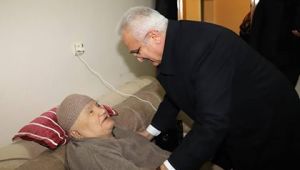 Erzincan Belediye Başkanı Cemalettin Başsoy, Çukurkuyu Beldesinde ev ziyaretlerinde bulundu. 