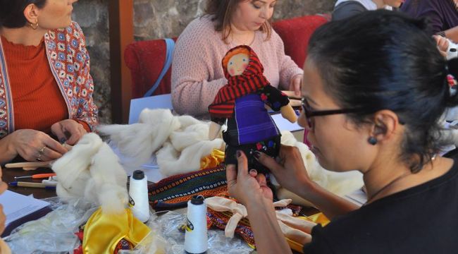 Etnografya Müzesi'nde "Waldrof Bez Bebek Atölyesi"