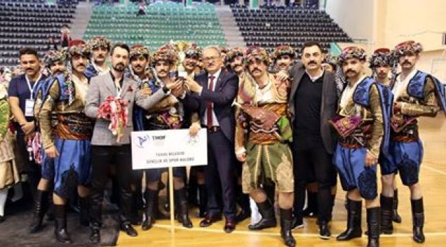 HALK OYUNLARI YARIŞMASI RENKLİ GÖRÜNTÜLERE SAHNE OLDU