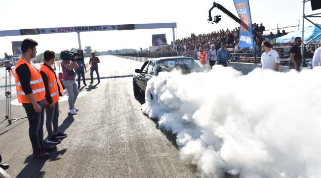 Hız tutkunları Kepez'de buluşuyor