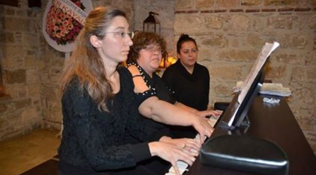 İBRAMAKİ'DE "DÖRT EL PİYANO" DİNLETİSİ