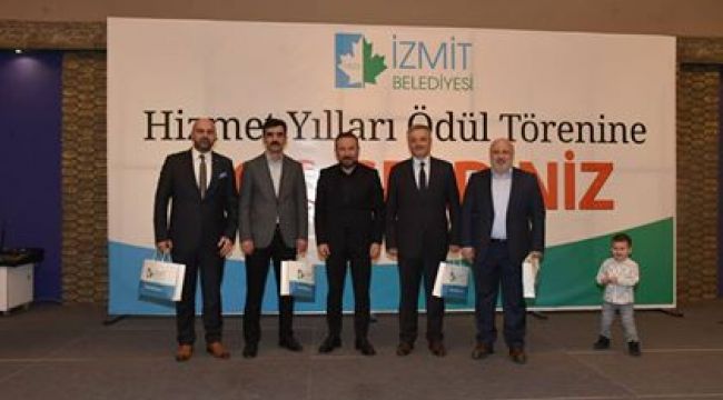 İZMİT BELEDİYESİ'NDEN PERSONELLERİNE KIDEM ÖDÜLÜ