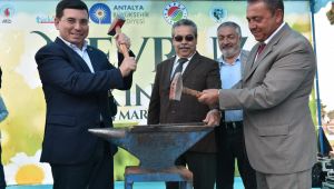 Kepez'de bahar kokulu Nevruz