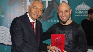 Kitap fuarında hafta sonu izdihamı