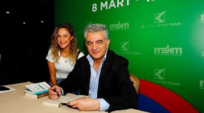 Kürşat Başar Kepez Kitap Fuarı'nda  