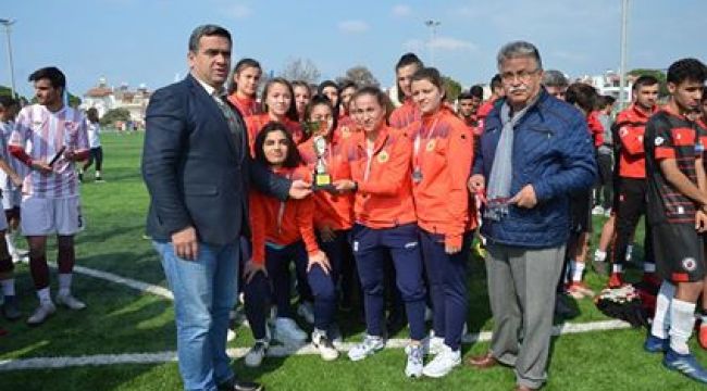 LİSELER ARASI FUTBOL MÜSABAKALARI KUŞADASI'NDA YAPILDI