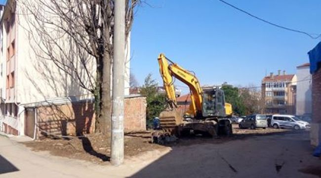 -	Maksem'deki Metruk Bina Yıkıldı