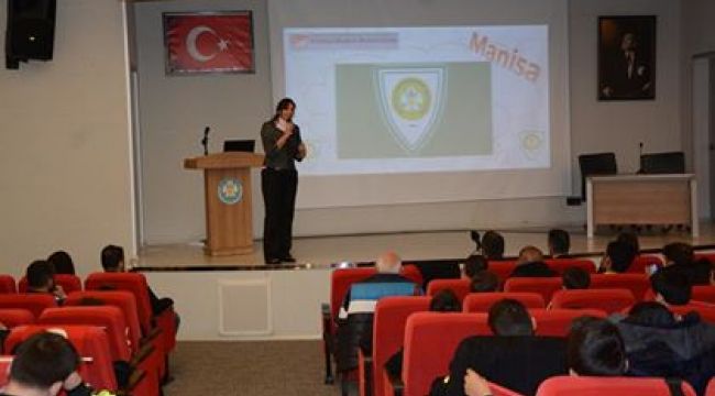 Manisa Büyükşehir Belediyespor Altyapısına Irkçılık- Ayrımcılık ve Fair-Play Konulu Seminer Verildi 