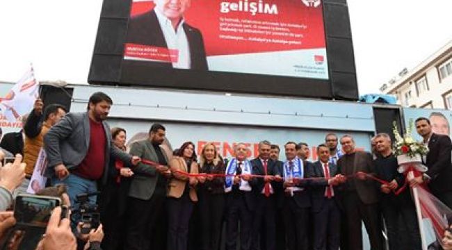 Muhittin Böcek'e Gazipaşa'da yoğun ilgi 