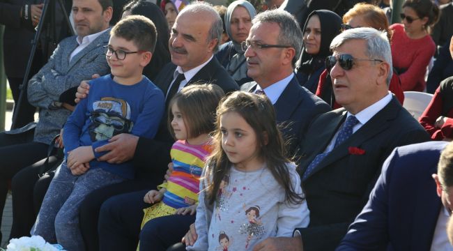 Öğrenciler okullarına bu üst geçit ile güvenle gidecek  