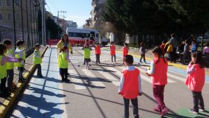 OYUN SOKAĞI İLGİ GÖRÜYOR