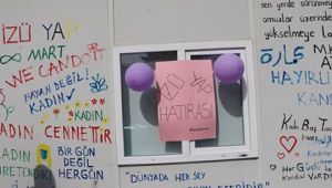 PEMBE BARETLER İŞ BAŞINDA