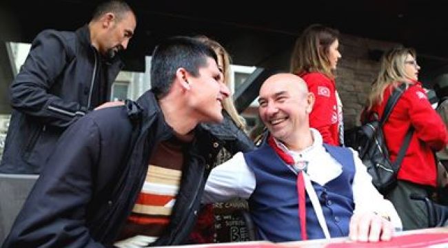 SOYER, ŞEHRİN SOKAKLARINI ENGELLİ SANDALYESİYLE DOLAŞTI