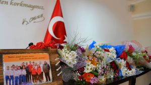 SPORCULAR'DAN BAŞKAN GÖNENÇ'E ÇİÇEK YAĞMURU