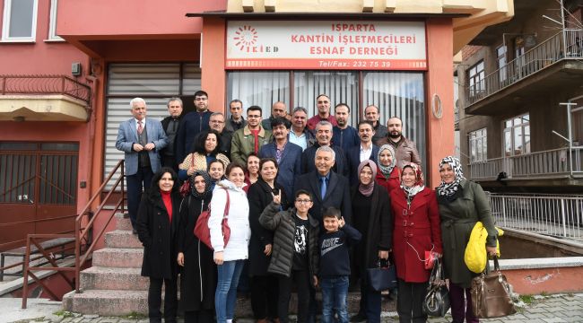 Tenceresinde pişirip, kapağında yiyen esnaf topluluğuyuz