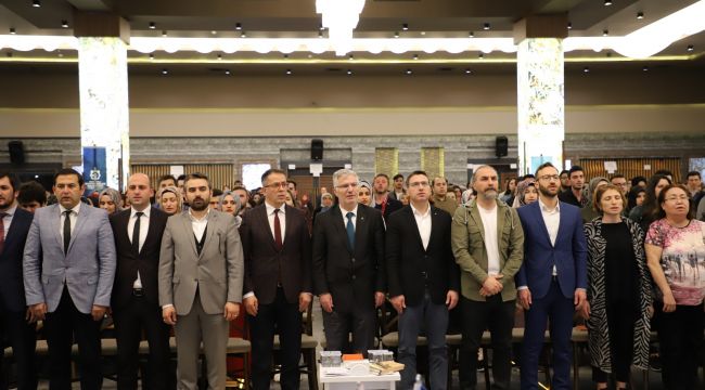 Üniversiteliler 'kitap' okuyacak dünya güzelleşecek  