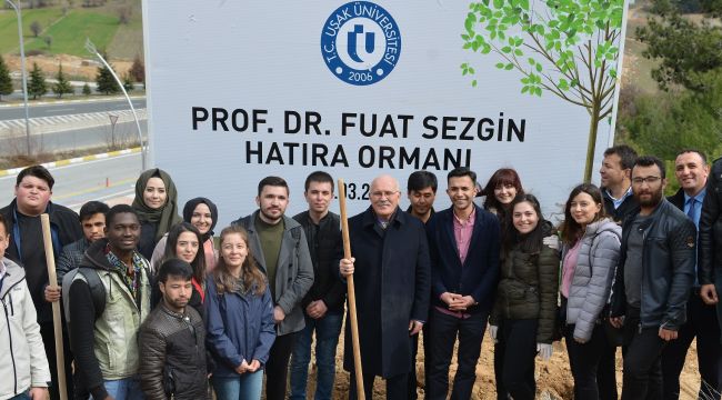 Uşak Üniversitesi'nde Ağaç Bayramı: 2 Bin 300 Fidan Toprakla Buluştu