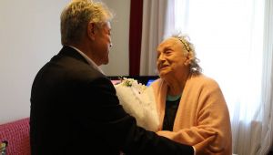 USTA TİYATROCU ALTAN KARINDAŞ UNUTULMADI