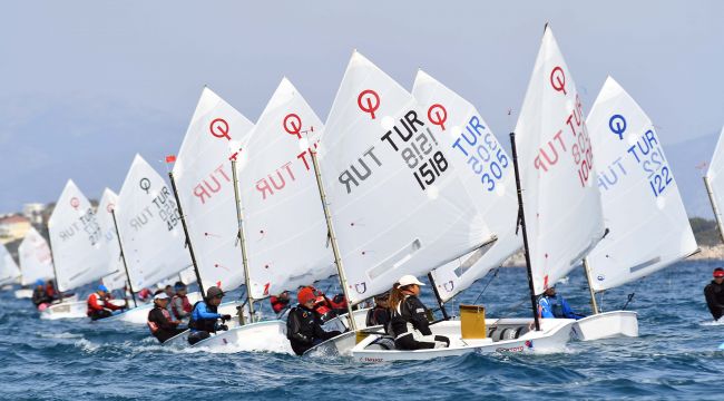 Yıldızlar Çeşme'de yarışıyor