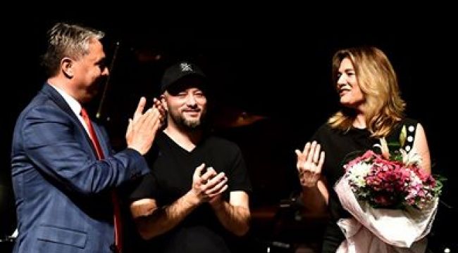 Yoğun tempoya kısa bir müzik arası