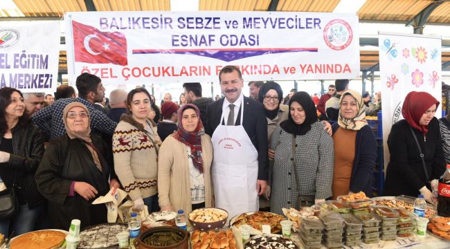 Yücel Yılmaz, pazarcıları dinledi